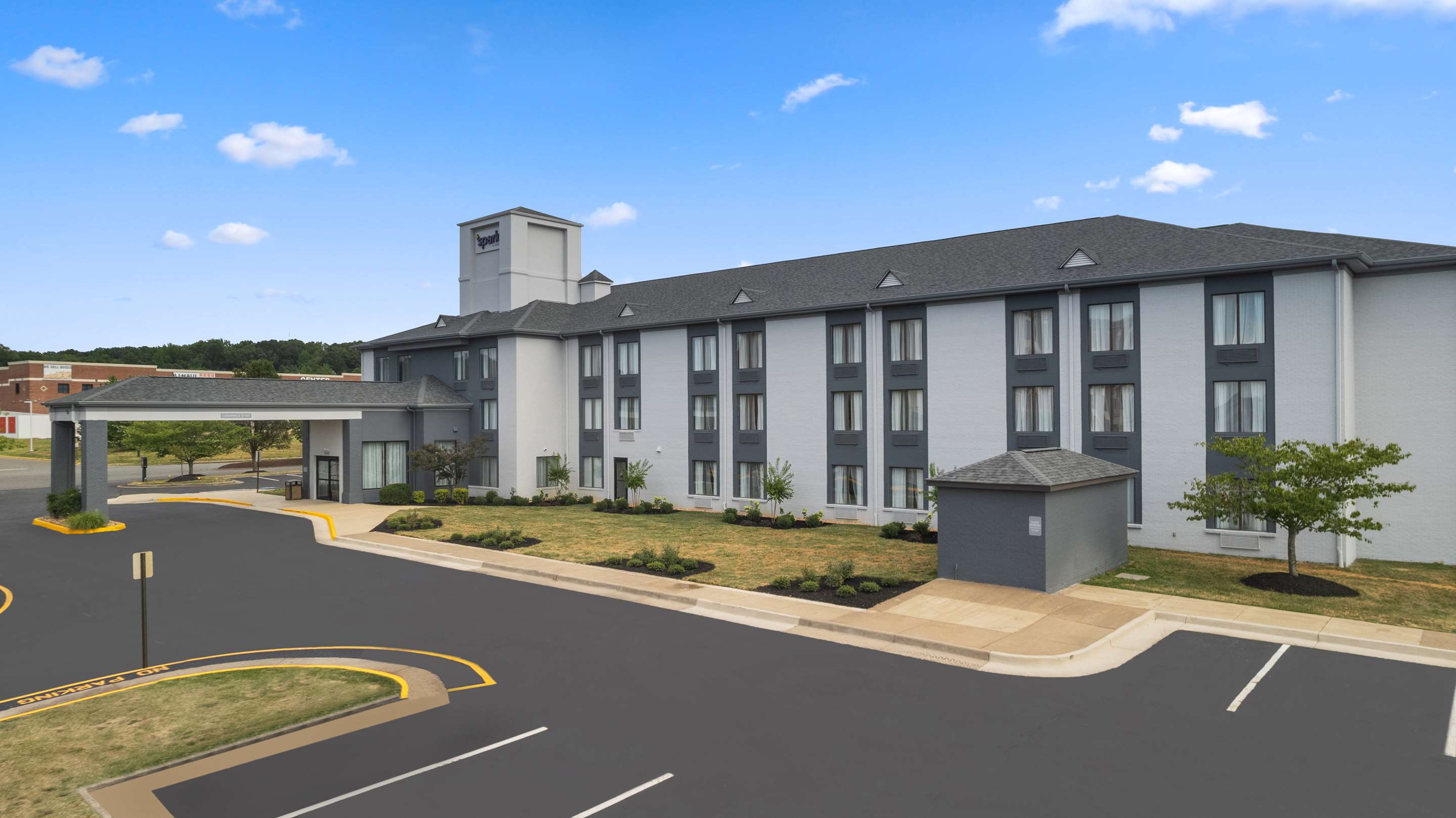 Exterior | Spark by Hilton Fredericksburg Southpoint