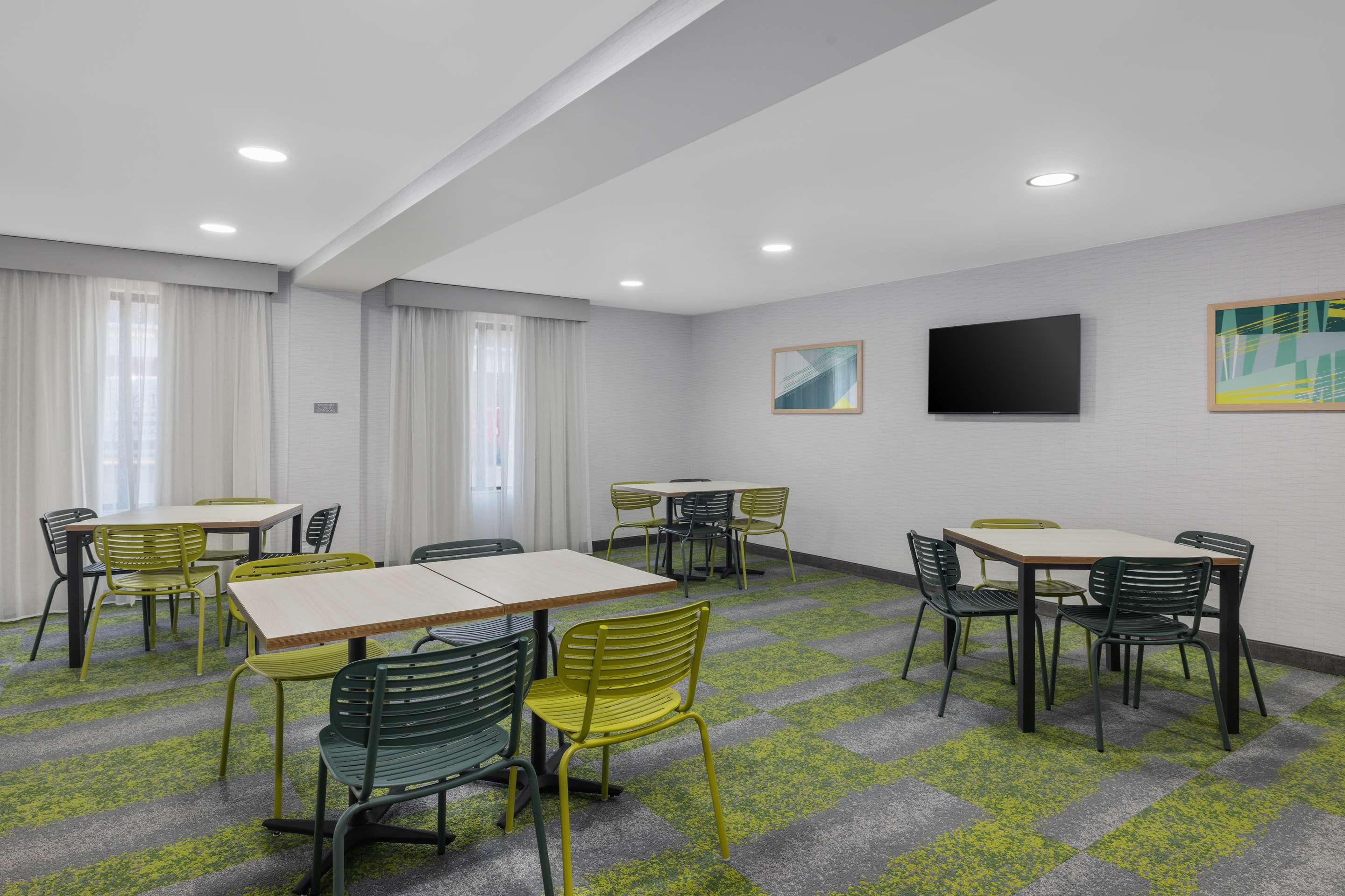 Lobby | Spark by Hilton Fredericksburg Southpoint