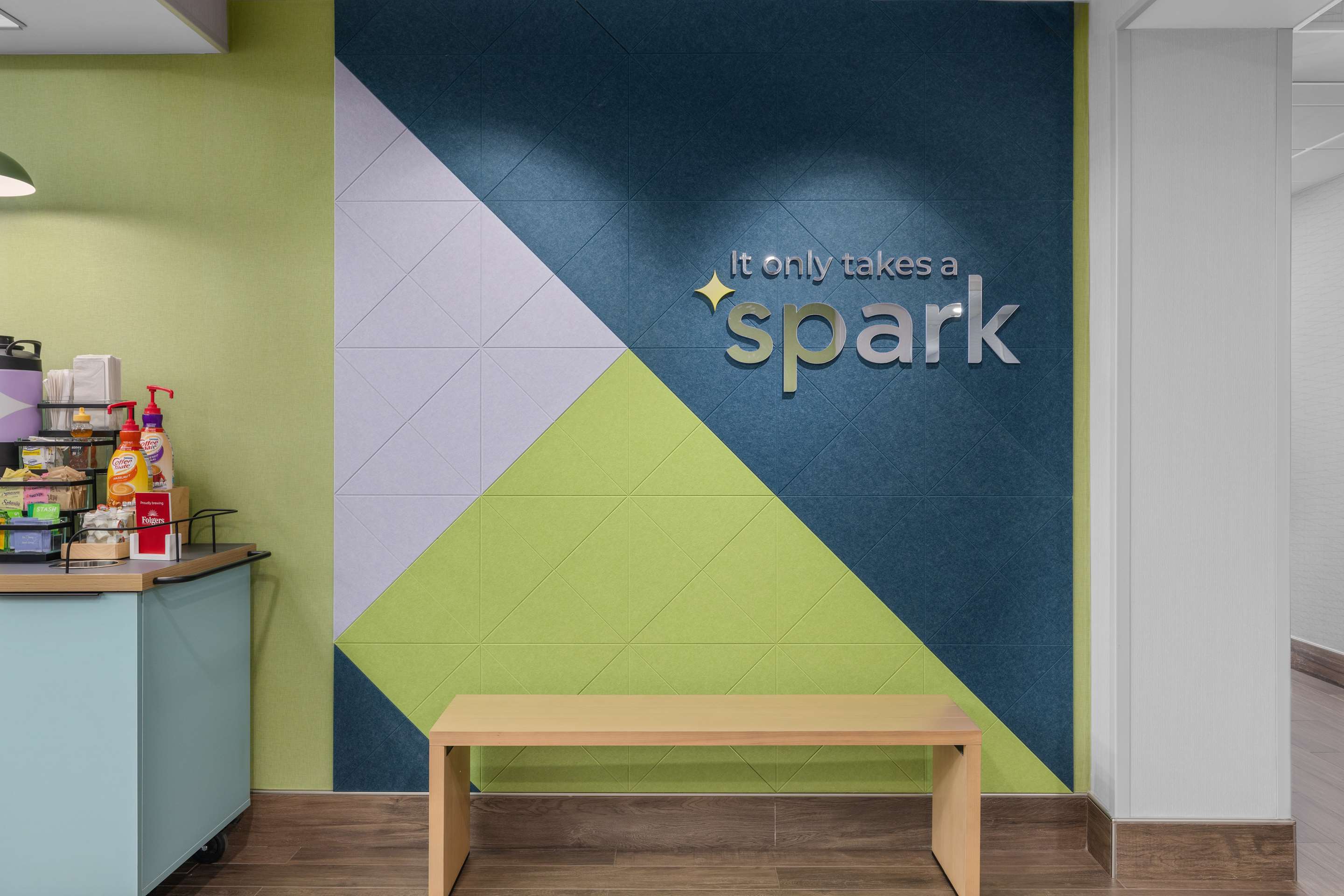 Lobby | Spark by Hilton Fredericksburg Southpoint
