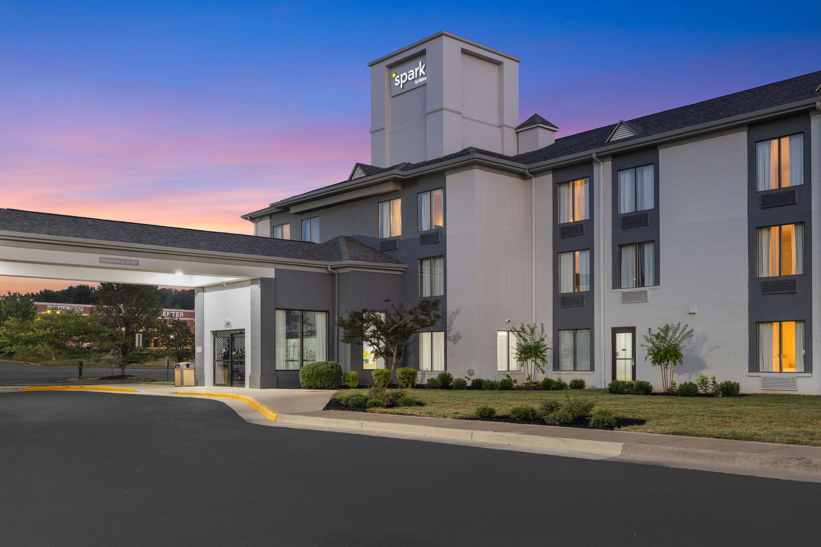 Exterior | Spark by Hilton Fredericksburg Southpoint