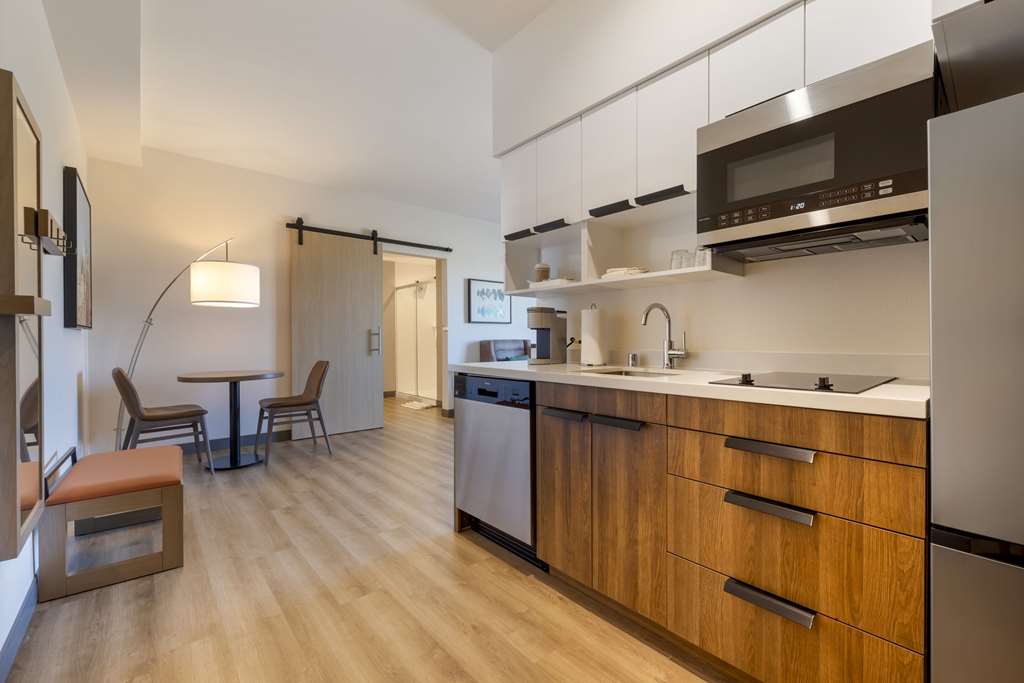 CAMBRIA HOTEL EL CENTRO - IMPERIAL-guestroom-Guest Room,Suite,On-Site.jpg