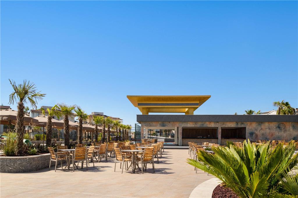 WYNDHAM ALANYA-guestroom-Dining,Dining Area,Snack Bar,On-Site.jpg