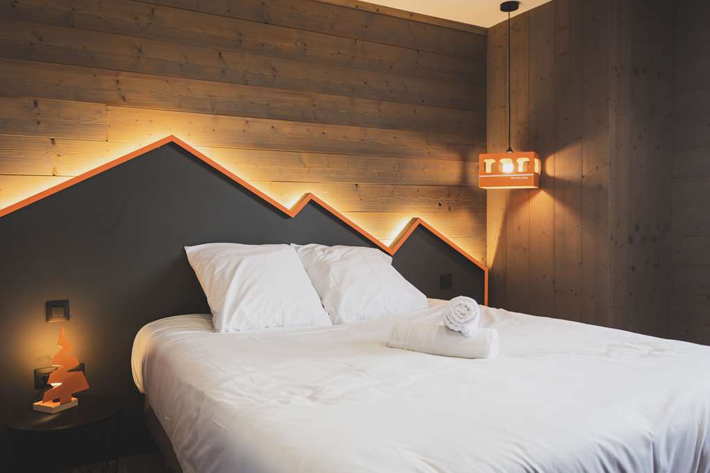 BASE CAMP LODGE ALBERTVILLE-guestroom-Guest Room,On-Site.jpg
