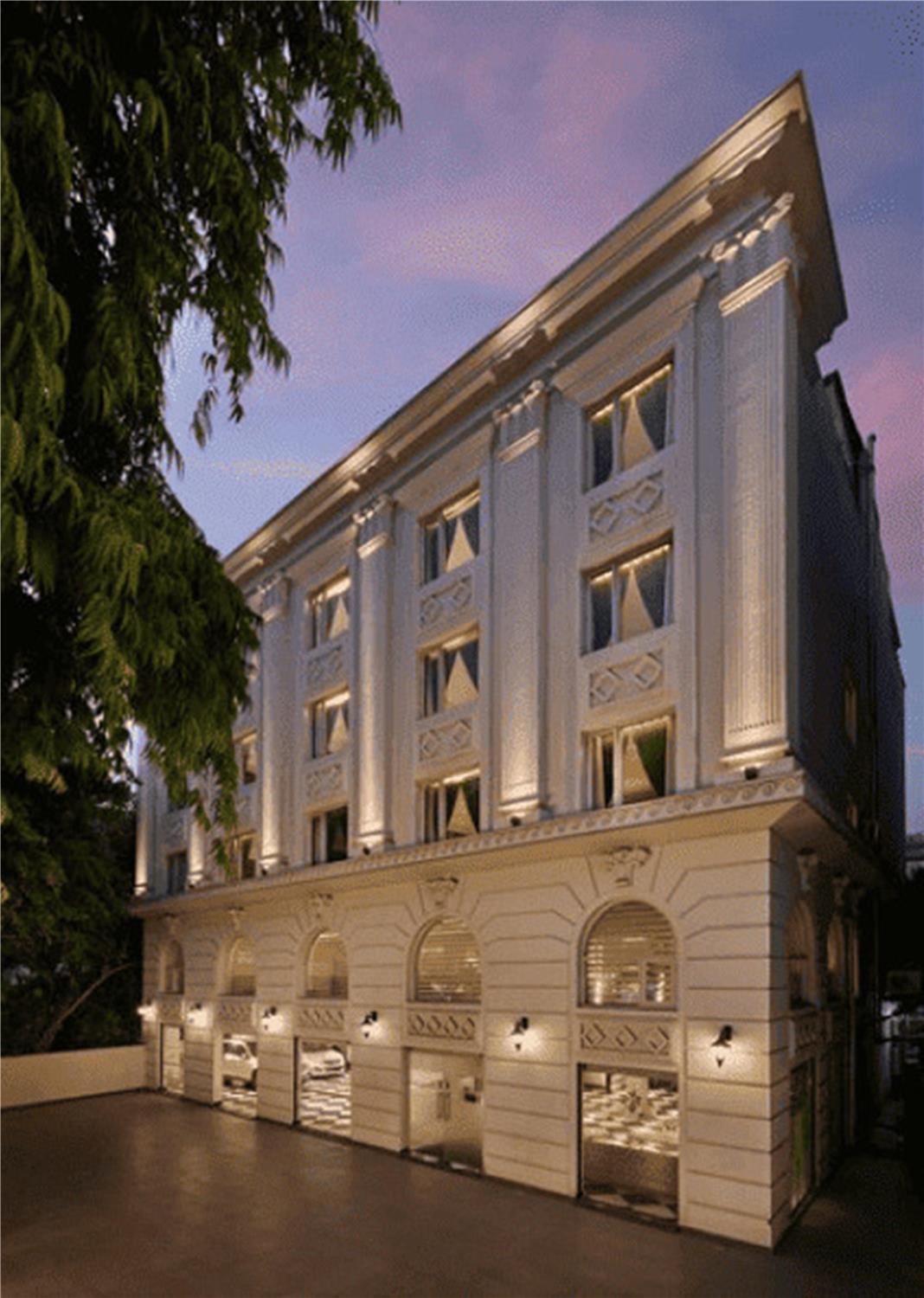 HOTEL DEVENTURE SAROVAR PORTICO PATEL NAGAR NEW DELHI - ENTERENCE DEVENTURE SAROVAR PORTICO PATEL