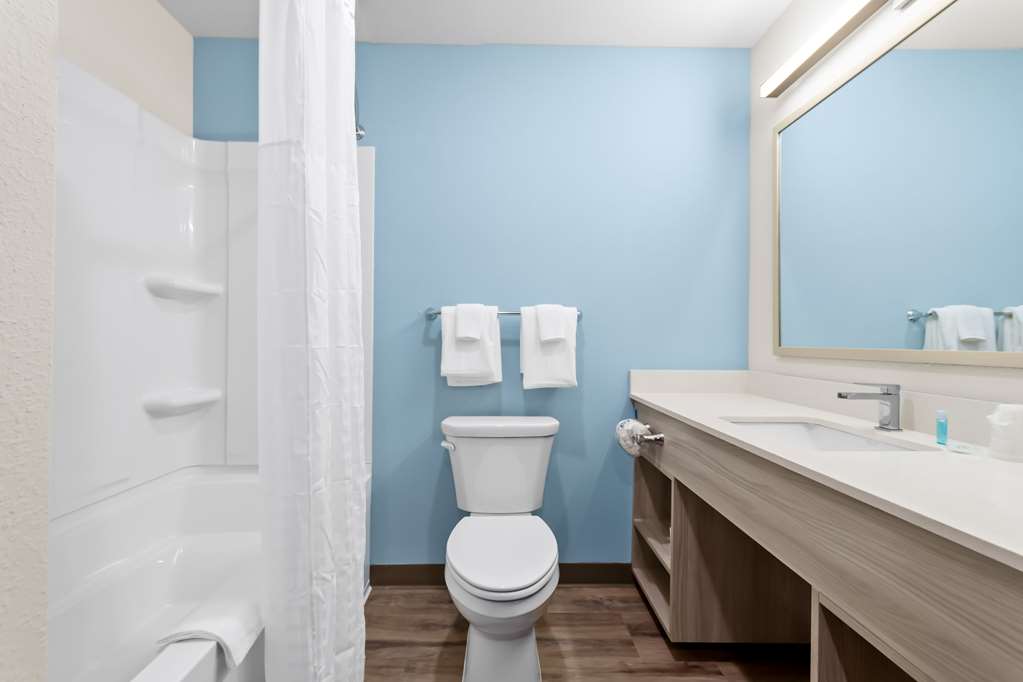 WOODSPRING SUITES PENSACOLA WEST-guestroom-Guest Room,Bathroom,On-Site.jpg
