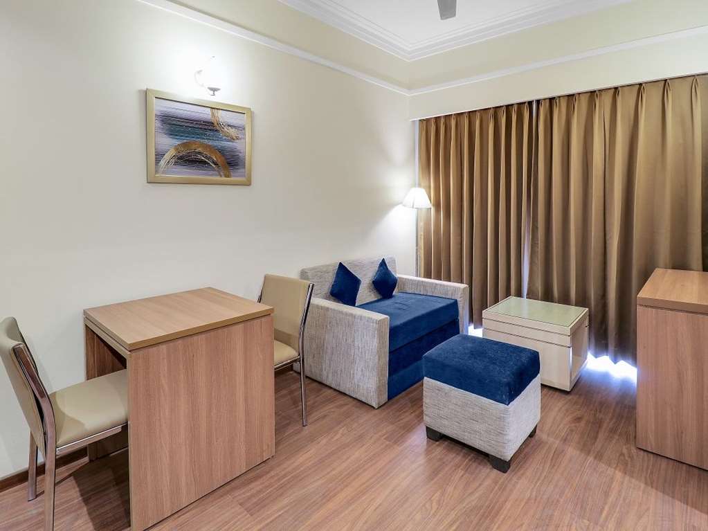 STARLIT SUITES NEWTOWN KOLKATA-guestroom-Guest Room,Suite,On-Site.jpg
