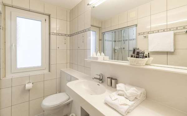 Guest Room,Bathroom,On-Site
