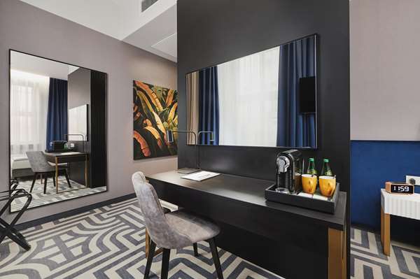1 King Bed, Non-Smoking, Standard Room, Safe, Wi-Fi, Air-Conditioned, Coffee And Tea Maker