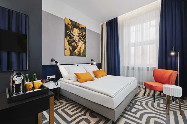 1 King Bed, Non-Smoking, Standard Room, Safe, Wi-Fi, Air-Conditioned, Coffee And Tea Maker