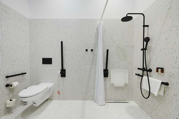 Accessible - 2 Single, Mobility Accessible, Walk In Shower, Wi-Fi, Air-Conditioned, Coffee And Tea Maker, Non-Smoking