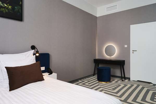 Suite-1 King Bed, Non-Smoking, City View, Work Desk, Safe, Wi-Fi, Coffee And Tea Maker