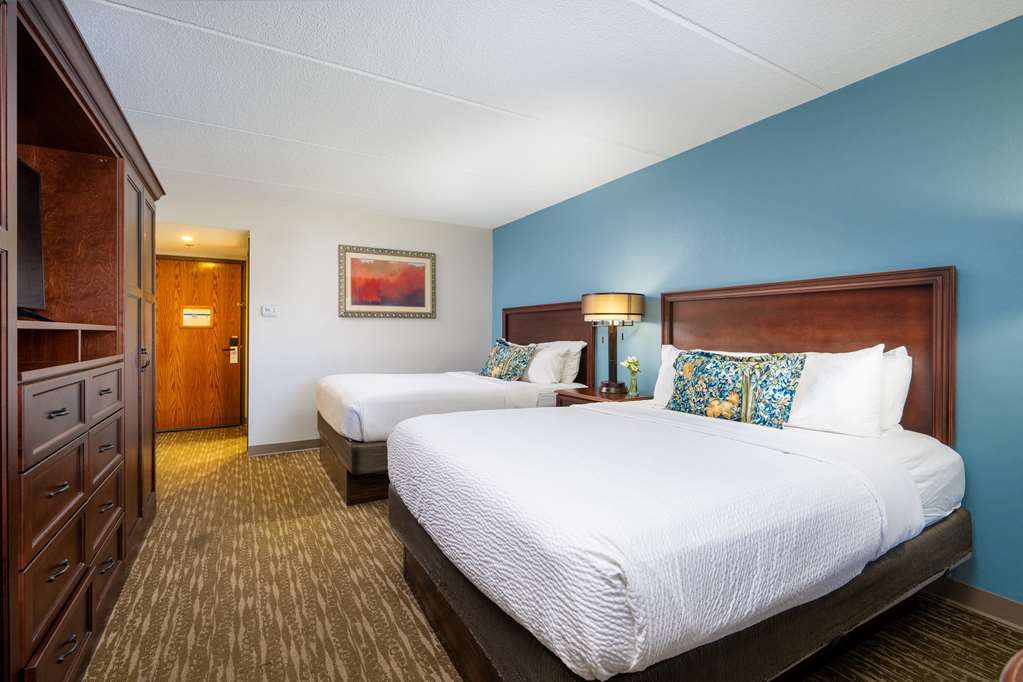 THE INN ON THE RIVER-guestroom-Guest Room,On-Site.jpg