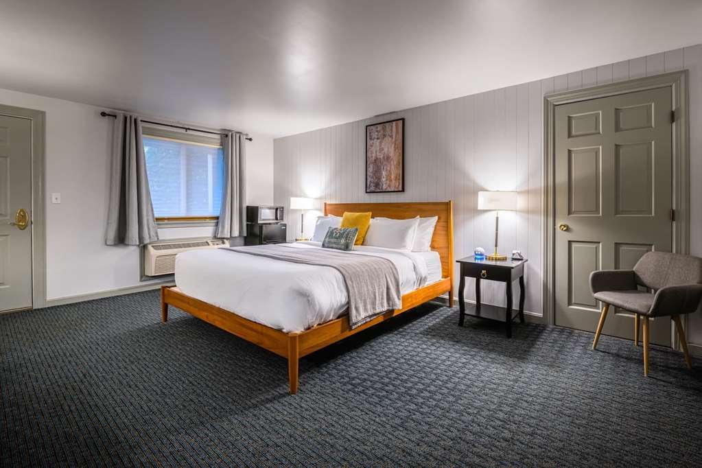 HOTEL RIVERHOUSE-guestroom-Guest Room,On-Site.jpg