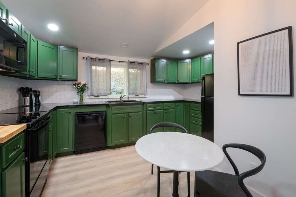HOTEL RIVERHOUSE-guestroom-Guest Room,Guest Room Amenity,On-Site.jpg