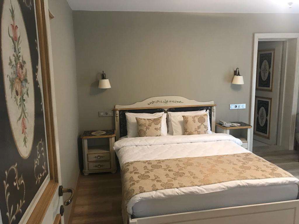 JOYA DEL MAR HOTEL-guestroom-Guest Room,On-Site.jpg