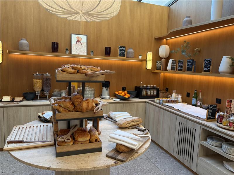 HOTEL GOLDEN TULIP AVIGNON LE PARADOU