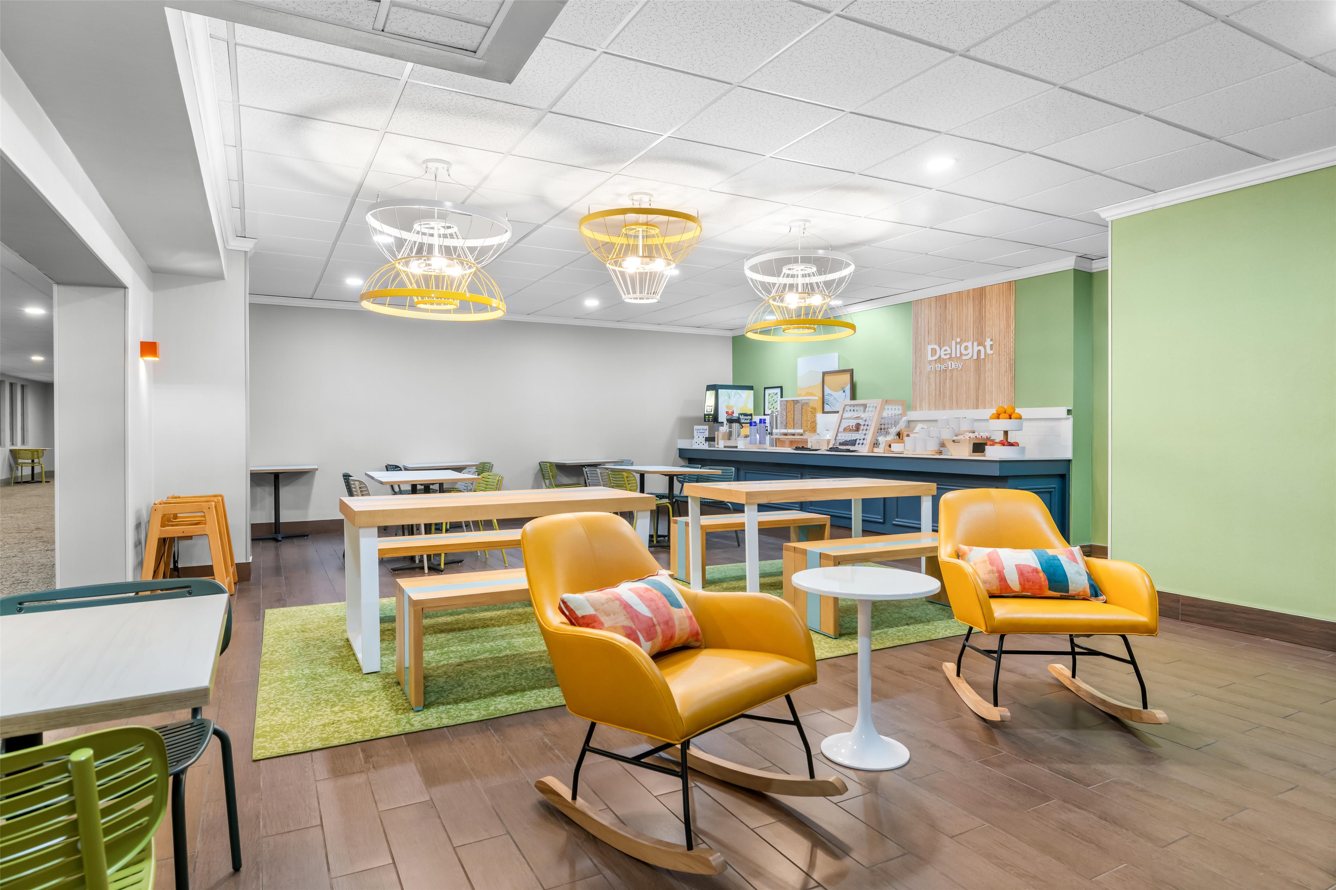 Breakfast Area | Spark by Hilton Lockport