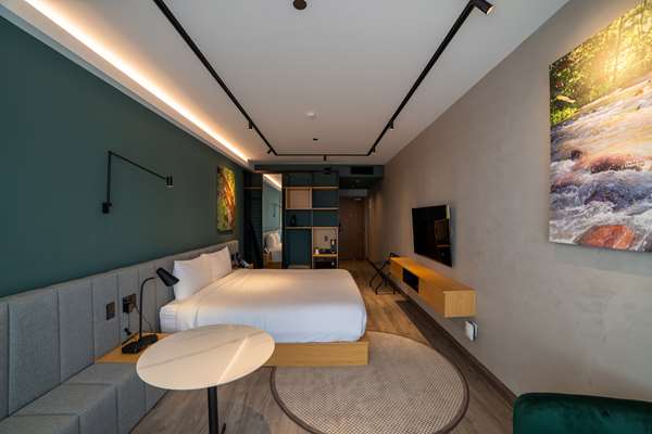 Suite-1 King Bed, Non-Smoking, Upper Floor, Kitchen