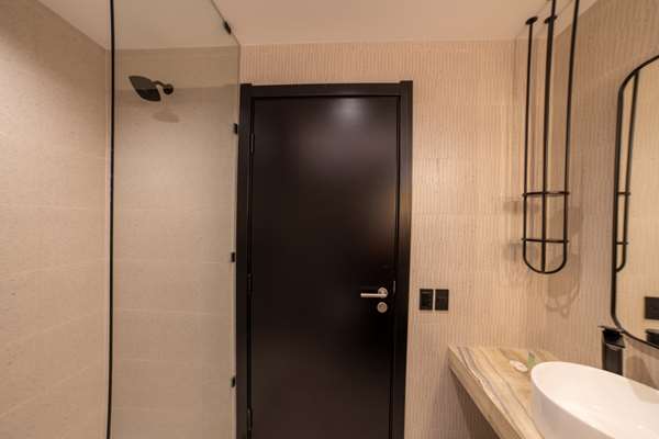Suite-1 King Bed, Non-Smoking, Lower Floors, Kitchen, Full Breakfast
