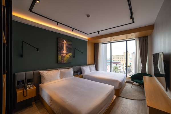 2 Queen Beds, Non-Smoking, Lower Floors