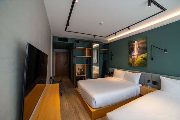 1 King Bed, Non-Smoking, Upper Floor, Full Breakfast
