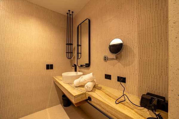 Apartment - 1 King 2 Queen Beds, Non-Smoking, Upper Floor, Kitchen, Full Breakfast