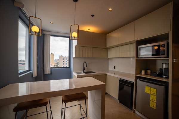 Apartment - 1 King 2 Queen Beds, Non-Smoking, Upper Floor, Kitchen