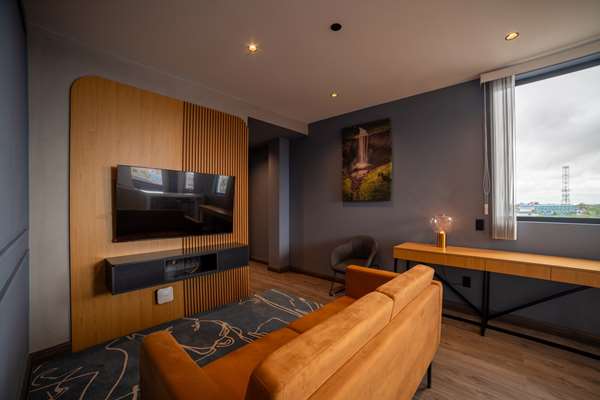 Apartment - 1 King 2 Queen Beds, Non-Smoking, Upper Floor, Kitchen