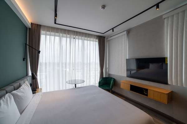 Apartment - 1 King 2 Queen Beds, Non-Smoking, Upper Floor, Kitchen, Full Breakfast