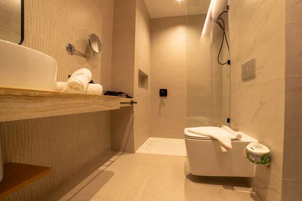 Apartment - 1 King 2 Queen Beds, Non-Smoking, Upper Floor, Kitchen, Full Breakfast