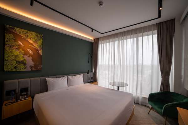 Apartment - 1 King 2 Queen Beds, Non-Smoking, Upper Floor, Kitchen, Full Breakfast
