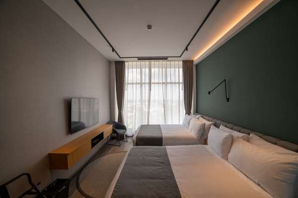 2 Queen Beds, Non-Smoking, Main Floor