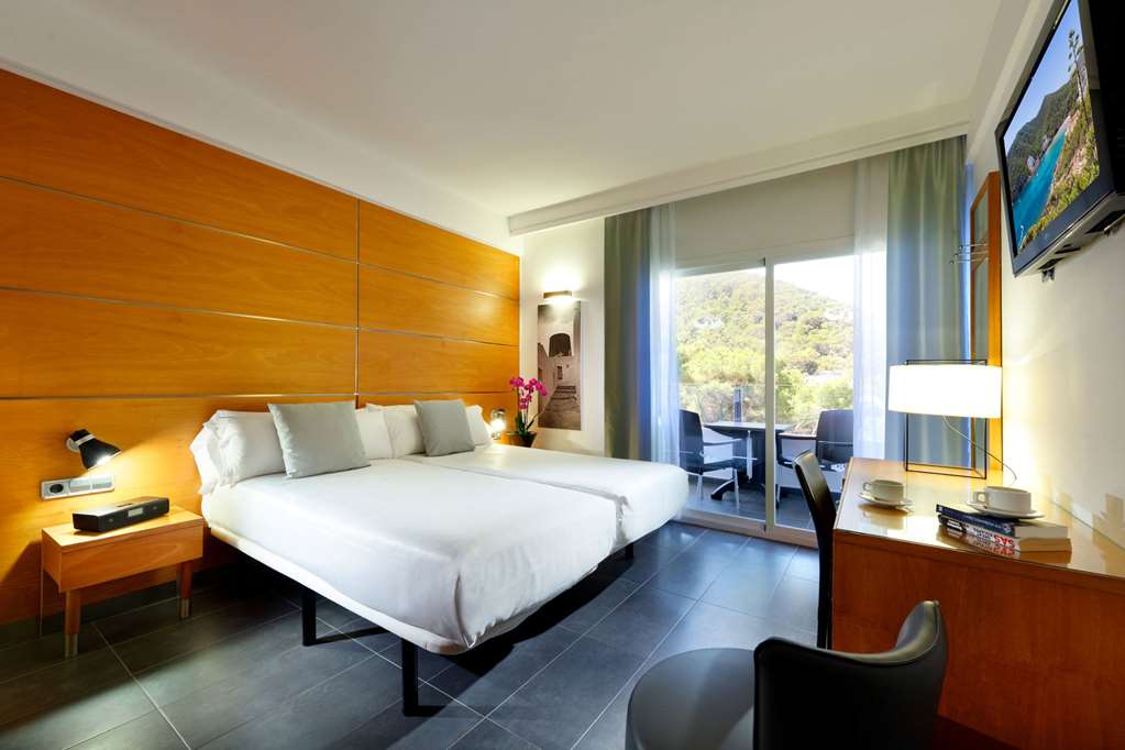 PALLADIUM HOTEL CALA LLONGA TM-guestroom-Guest Room,On-Site.jpg