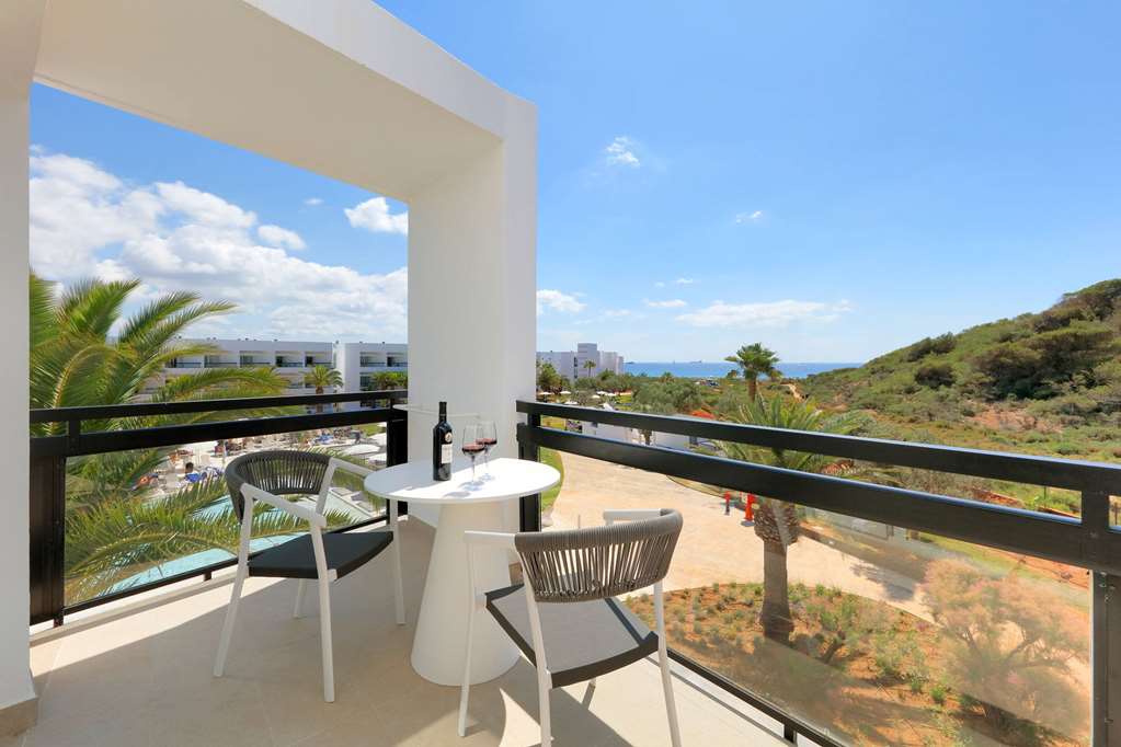 GRAND PALLADIUM PALACE IBIZA-guestroom-Guest Room,Suite,On-Site.jpg