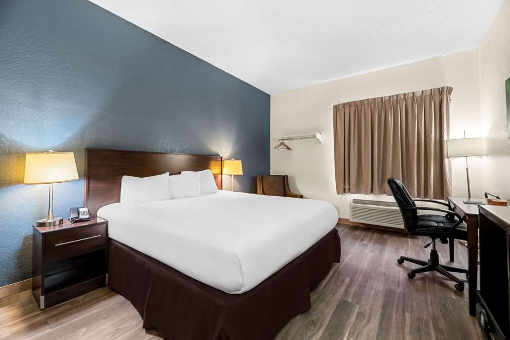 SUBURBAN STUDIOS ORLANDO - OCOEE-WI-guestroom-Guest Room,On-Site.jpg