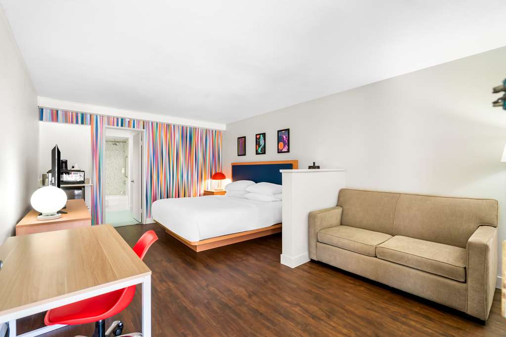 Signature Inn Indio I 10-guestroom-Guest Room,Suite,On-Site.jpg