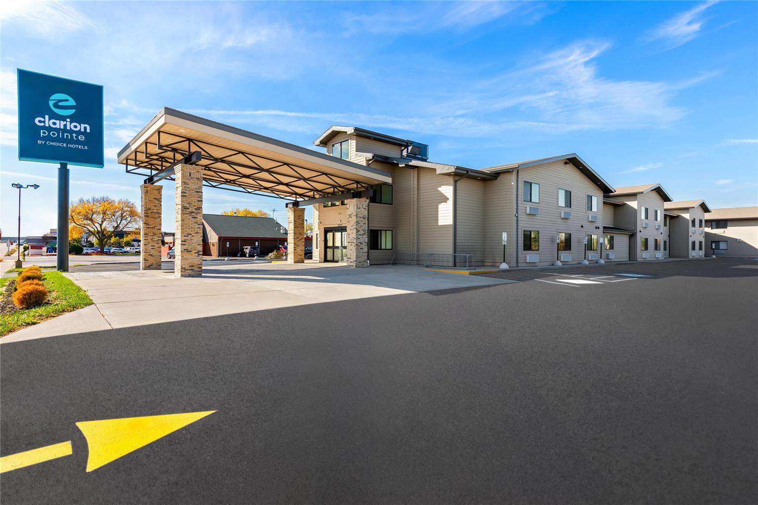 Clarion Pointe Milwaukee Airport