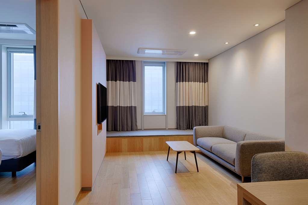 SONO MOON HAEUNDAE-guestroom-Guest Room,Suite,On-Site.jpg