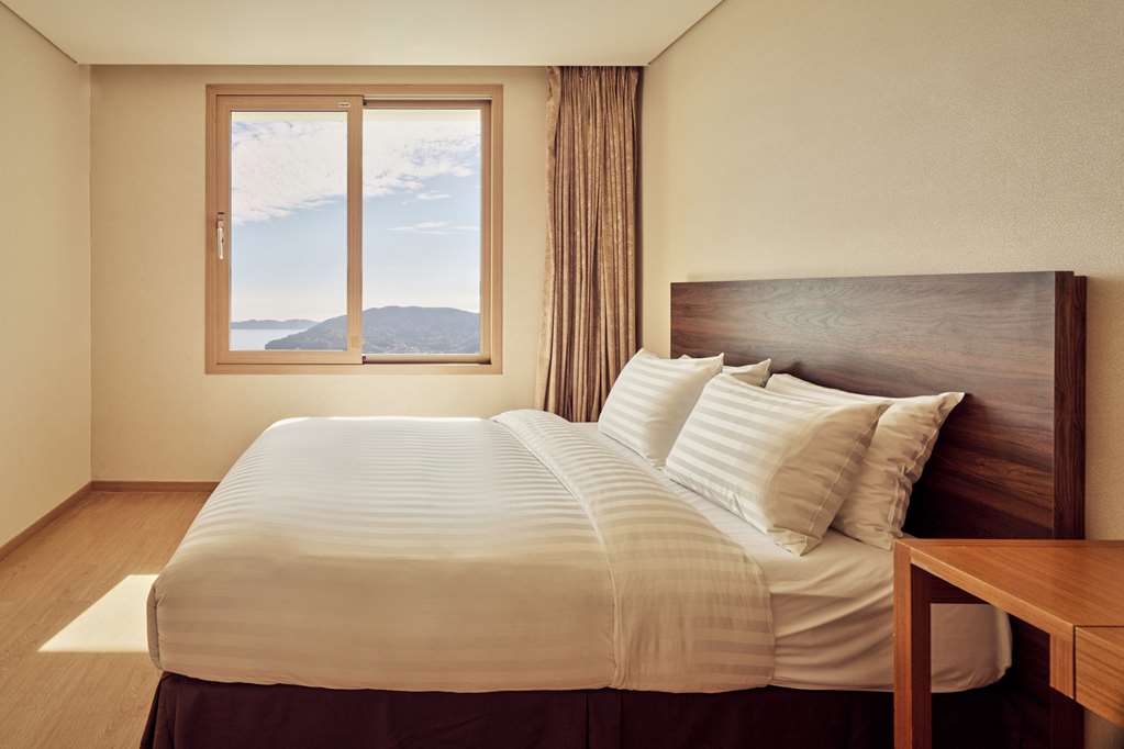 SONO CALM GEOJE-guestroom-Guest Room,Suite,On-Site.jpg
