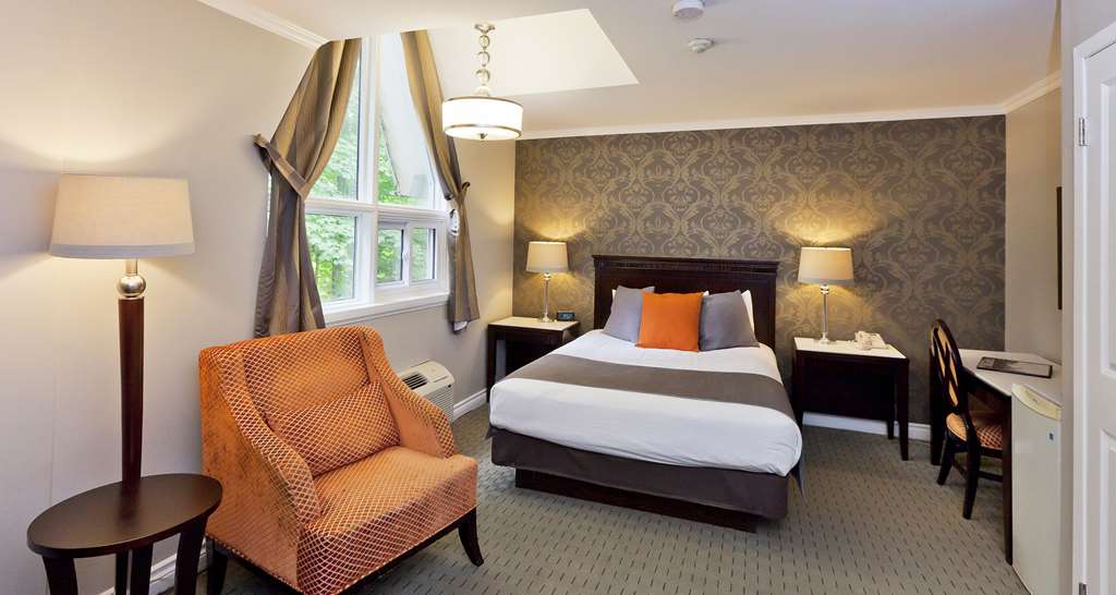 Elm Hurst Inn & Spa-guestroom-Guest Room,On-Site.jpg