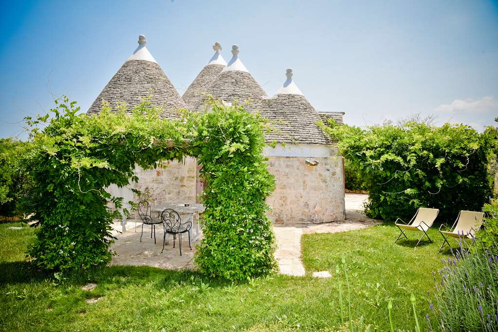 Leonardo Trulli Resort in Italy