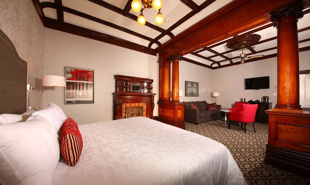 Idlewyld Inn & Spa-guestroom-Guest Room,Suite,On-Site.jpg
