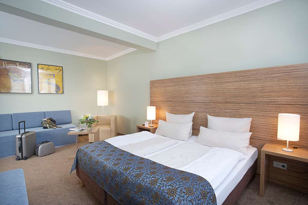 Hotel Central Regensburg CityCentre, Sure Hotel Collection-guestroom-Guest Room,On-Site.jpg