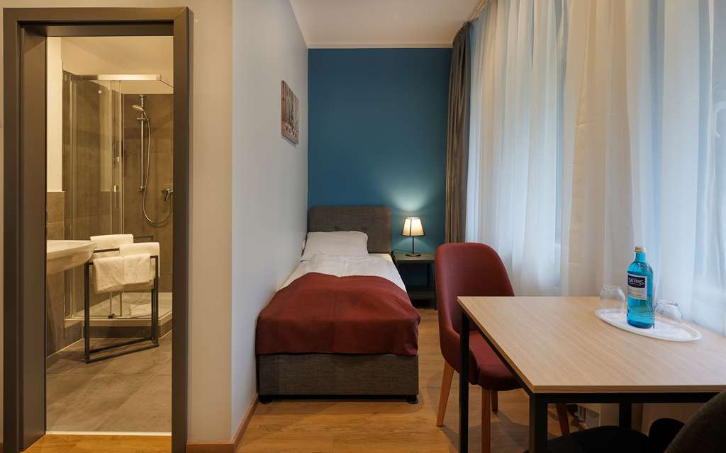 TRIP INN HOTEL DSSELDORF NEUSS-guestroom-Guest Room,On-Site.jpg