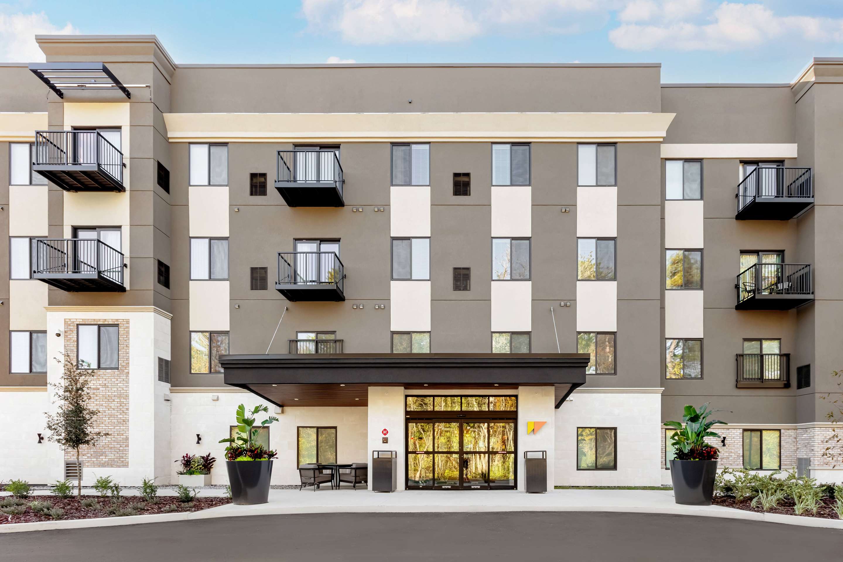 Exterior | WaterWalk Jacksonville - Deerwood Park