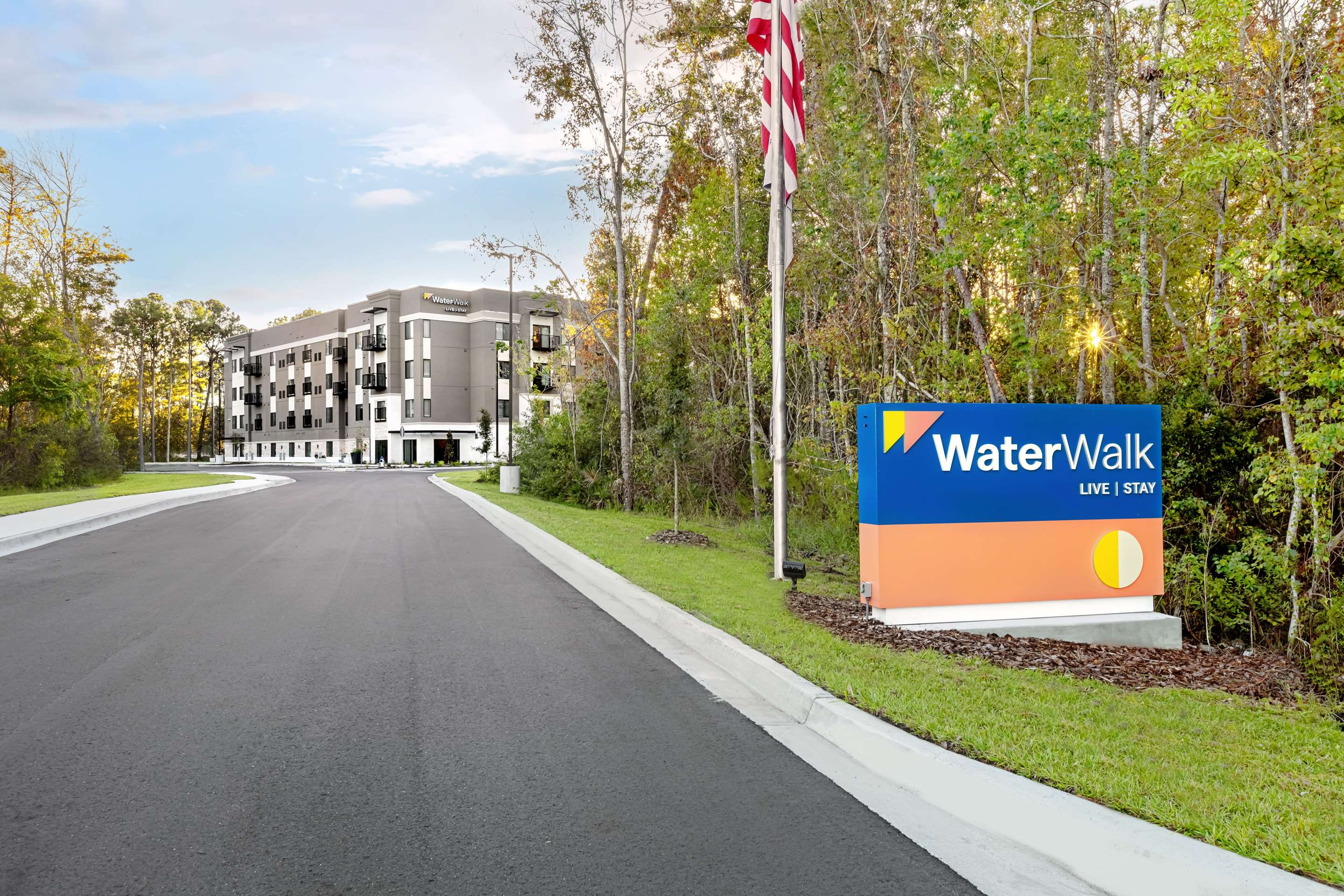 Exterior | WaterWalk Jacksonville - Deerwood Park