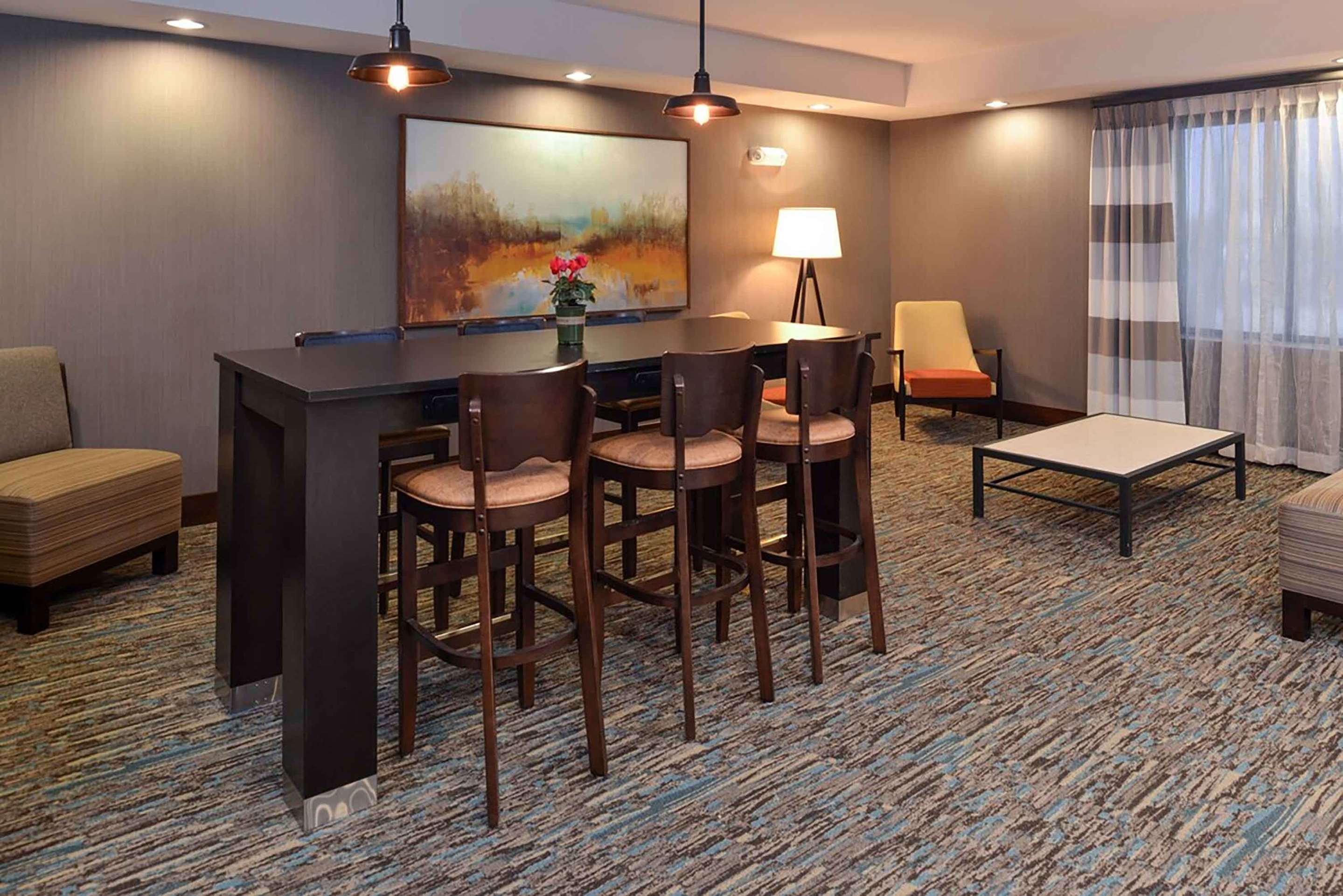 Lobby and Guest Check-in | Extended Stay America Suites - Donaldsonville - Gonzales