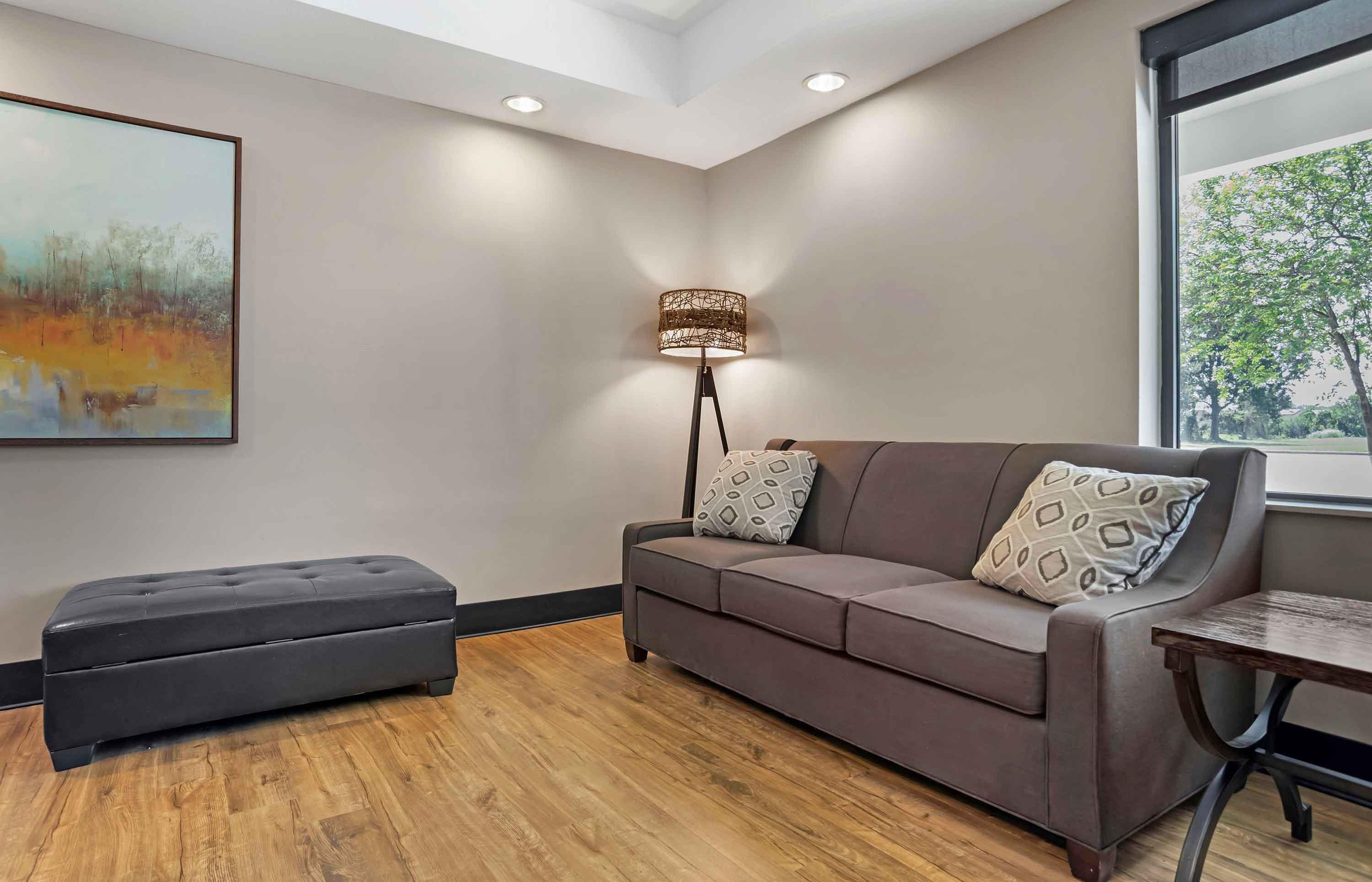 Lobby and Guest Check-in | Extended Stay America Suites - Donaldsonville - Gonzales