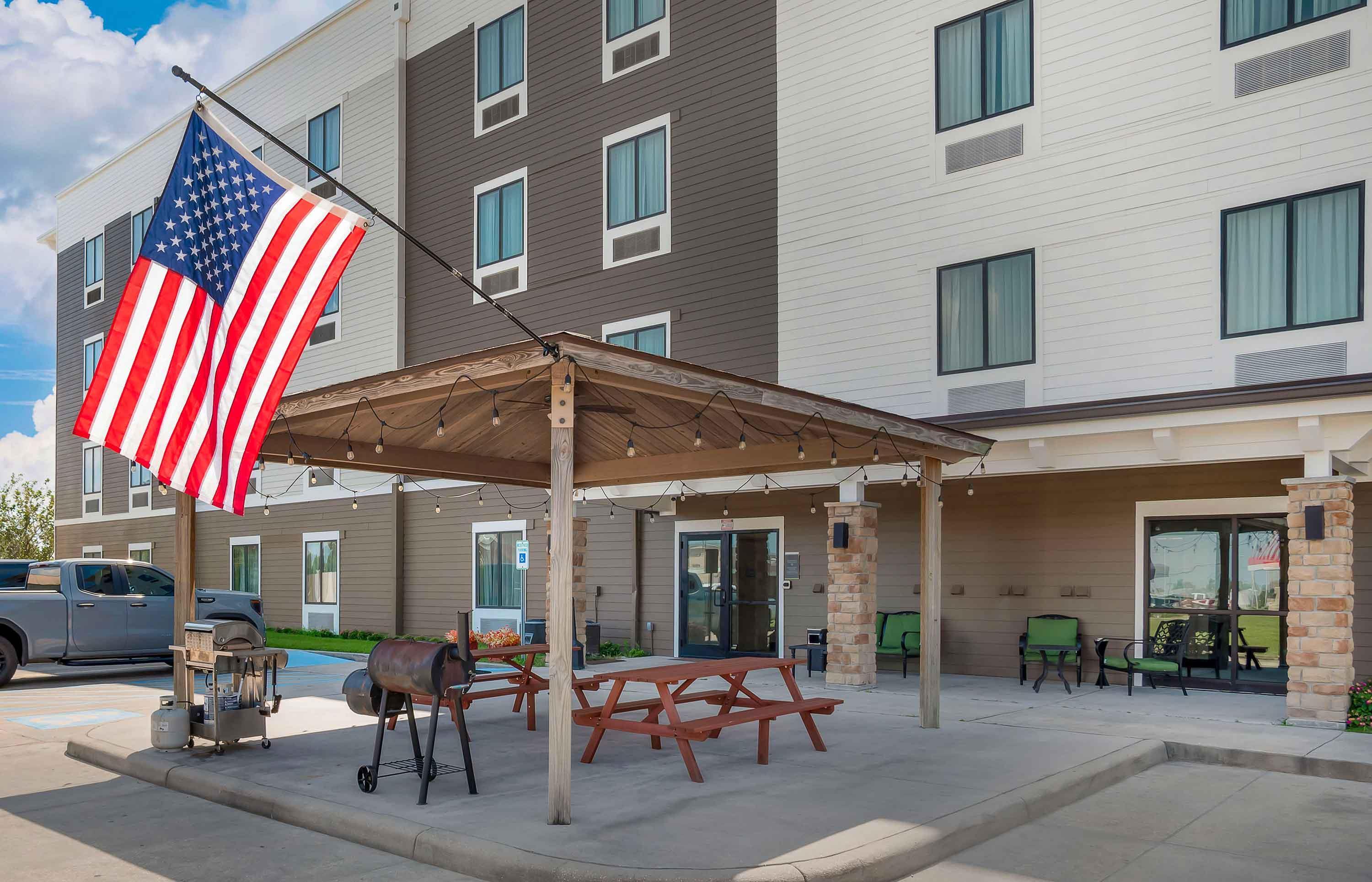 Picnic Area | Extended Stay America Suites - Donaldsonville - Gonzales