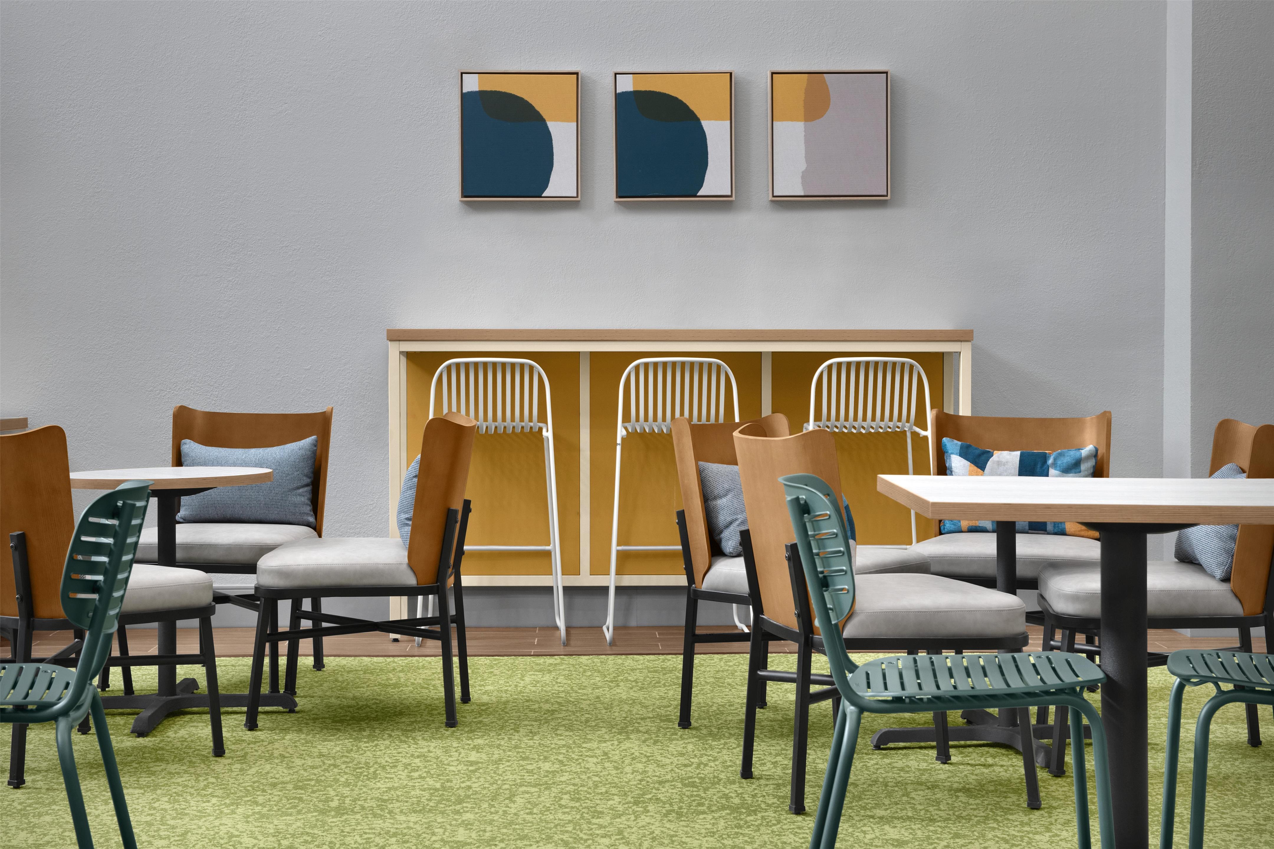 Lobby | Spark by Hilton Vestal Binghamton University Area